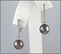Boucles d'oreilles 2 perles rondes cat. A et AB 9,15mm or gris 18K et 18 diamants poids total 0,09ct SI (bopws10031)